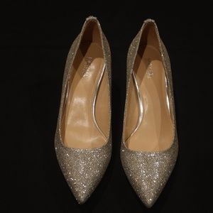 Michael Kors Silver Glitter pumps